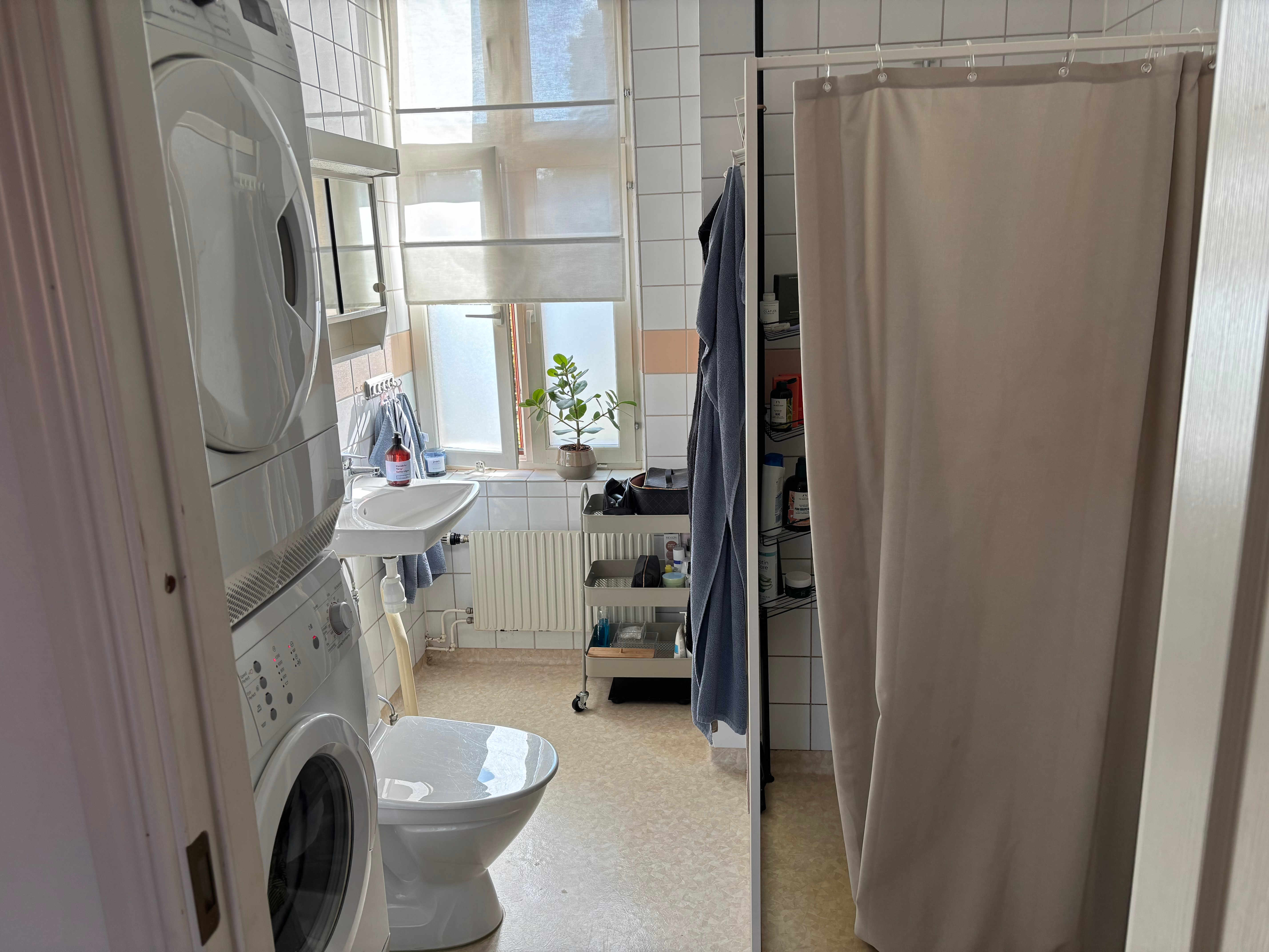 Badrum i mysig tvåa på Hantverksgatan i Halmstad