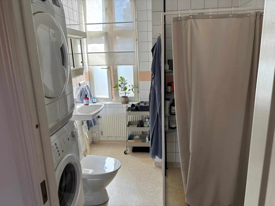 Badrum i mysig tvåa på Hantverksgatan i Halmstad
