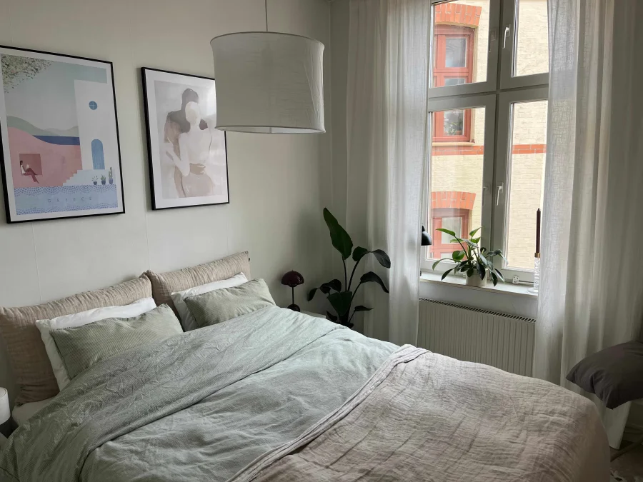 Sovrum i mysig tvåa på Hantverksgatan i Halmstad