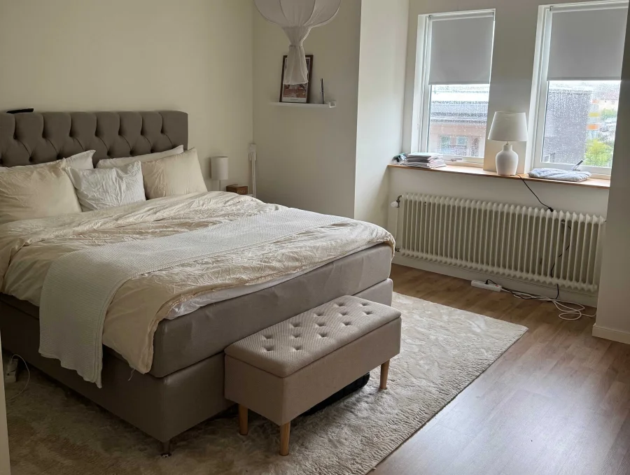 Sovrum i modern tvåa på Vattugatan 4 i Halmstad